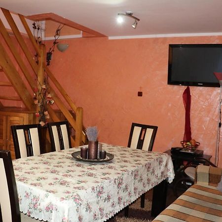 Hotel Amelia House Făgăraş Esterno foto