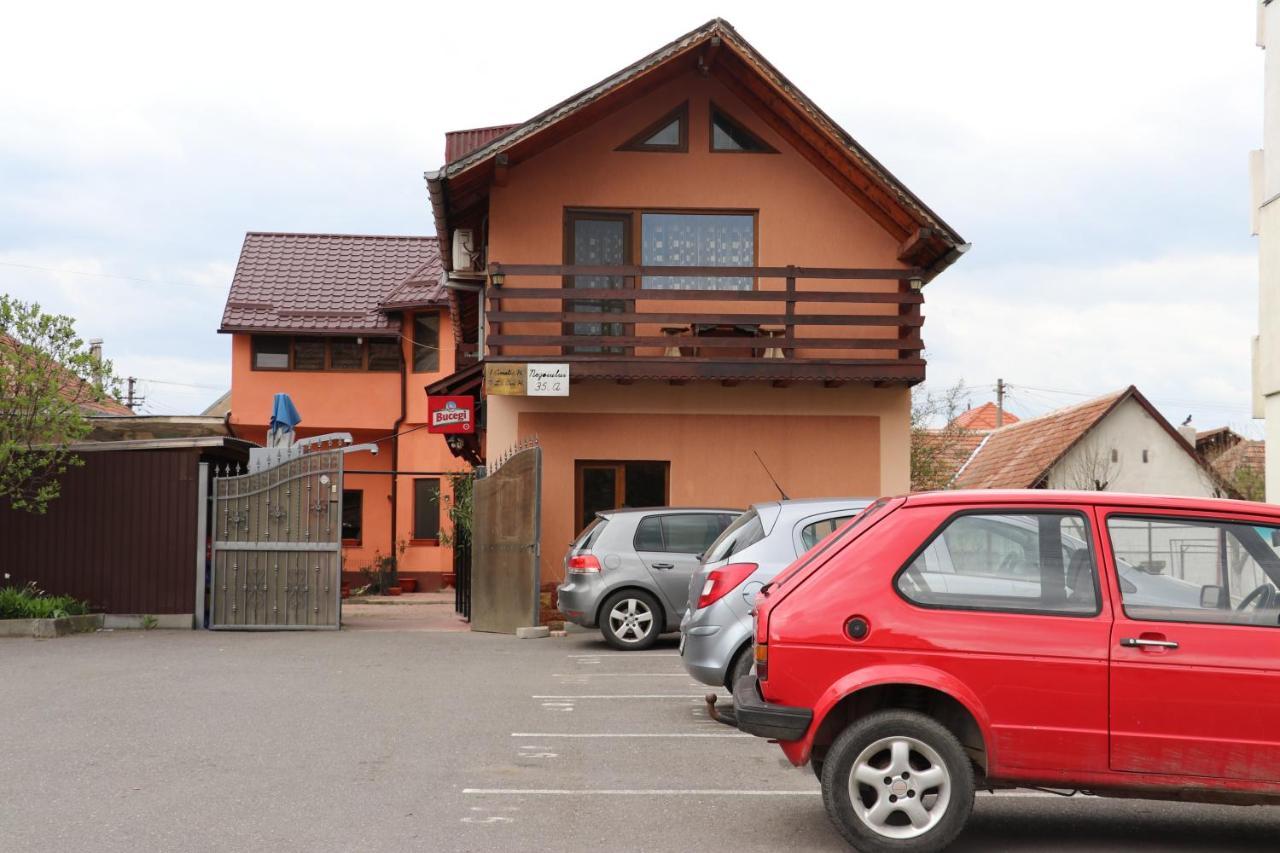 Hotel Amelia House Făgăraş Esterno foto