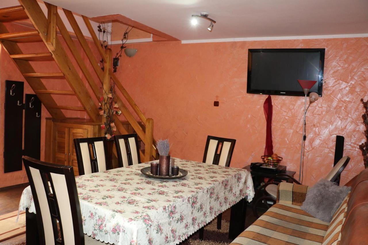 Hotel Amelia House Făgăraş Esterno foto