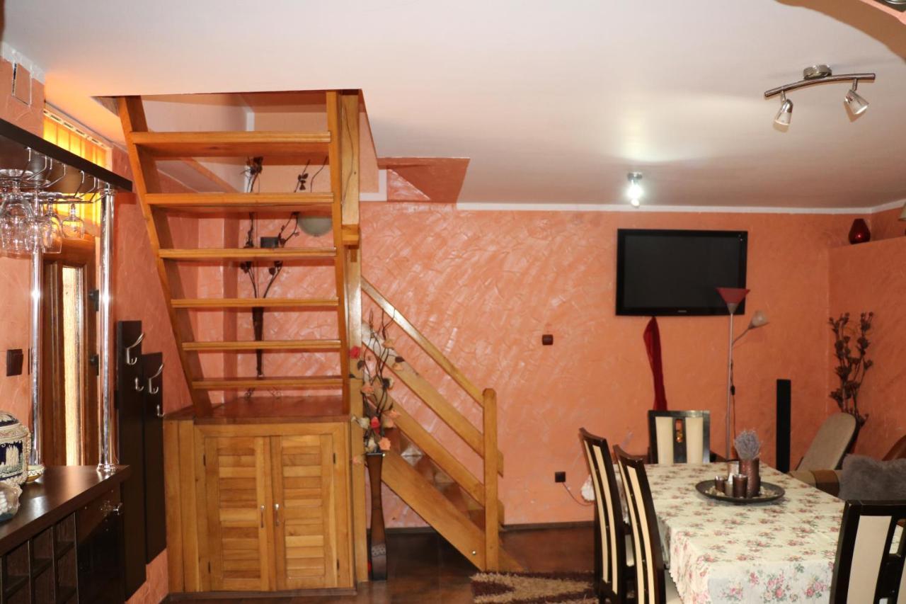 Hotel Amelia House Făgăraş Esterno foto