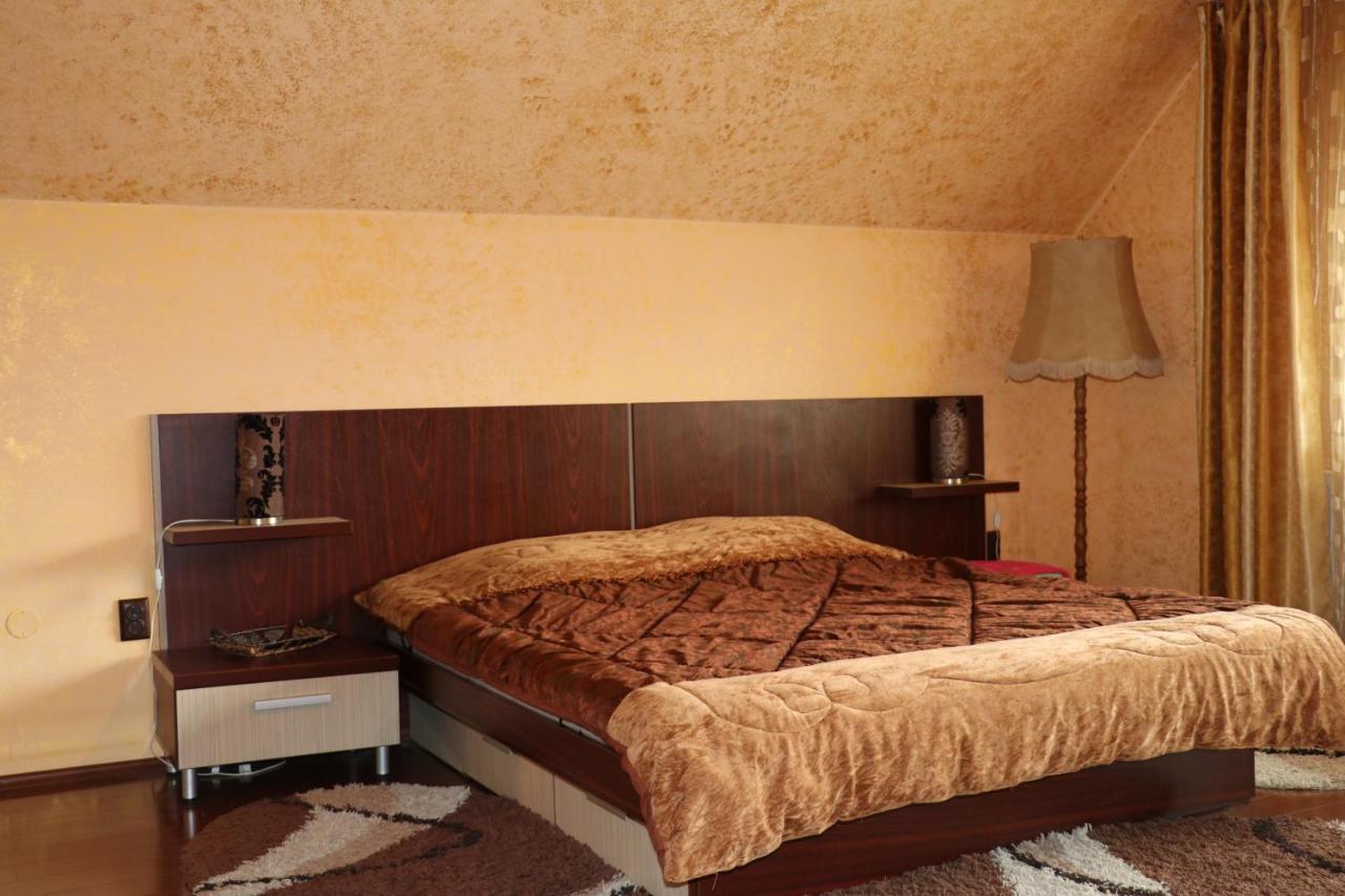 Hotel Amelia House Făgăraş Esterno foto