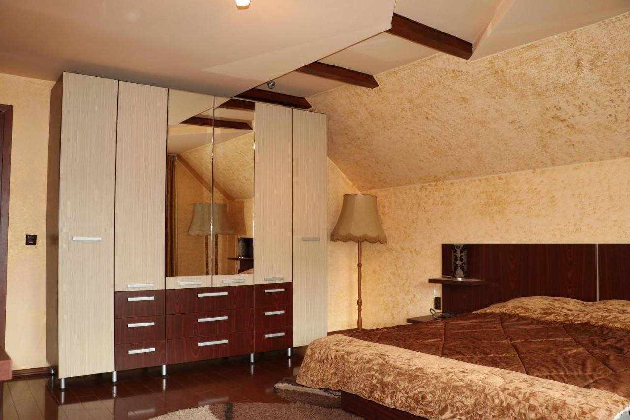 Hotel Amelia House Făgăraş Esterno foto