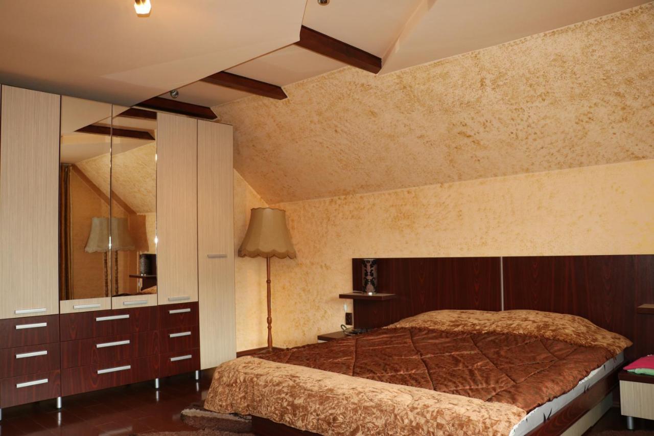 Hotel Amelia House Făgăraş Esterno foto