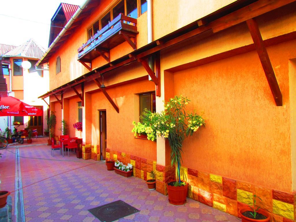 Hotel Amelia House Făgăraş Esterno foto